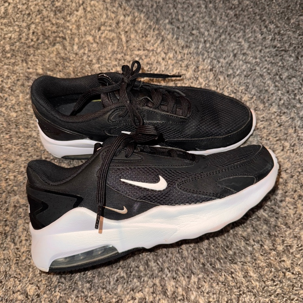 Women’s 9.5 Nike Black and White Bolt Air Maxes